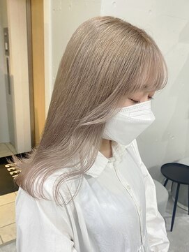 シーク 天神(SEEK) 【SEEK yuri】ホワイトベージュ