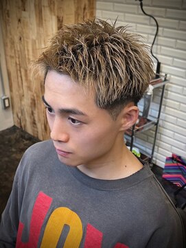 ビンゴ(BINGO) 1037ツーブロック刈り上げ束間短髪ショートアップバング