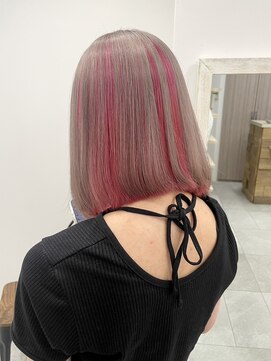 ジゼル(gisele) グレージュ×インナーピンク