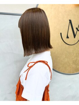 カプロアシヤ(Capullo.Ashiya) 切りっぱなしボブ