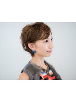 40代～60代の大人女性必見！ファーストグレイの方にも最適な、ダメージレスの美しいカラーを実現します♪