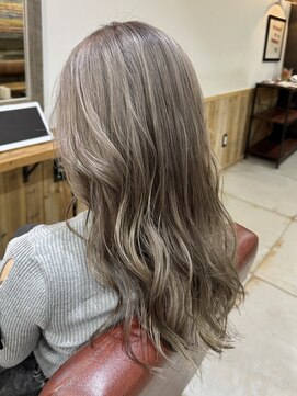 ノーム 横浜(NORM) ミルクティグレージュ