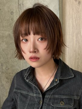 サンク 原宿 表参道(cinq) 透明感ワンカラーの海外風切りっぱなしボブ