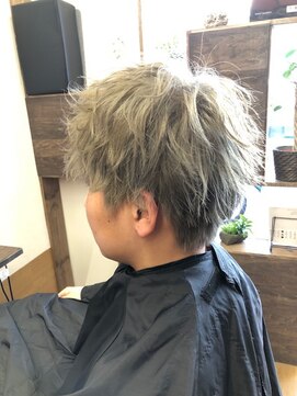 ヘア プロデュース アイモ(Hair Produce Aimo) くすみを活かすハイトーンマットグレージュ☆