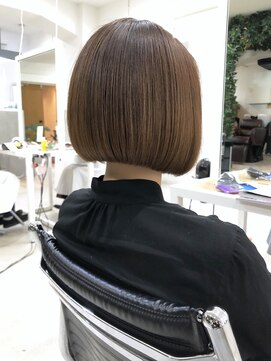 オウル(Owll) 【Owll】大人かわいい前下がりボブ コンパクトなシルエット