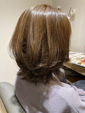 シー 東橋良店(She) 外ハネスタイル　ツヤ白髪染め　30代、40代、50代