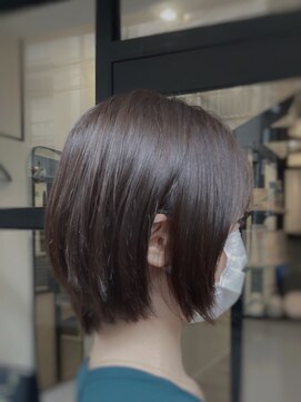 ビンカ ヘアー(Vinca hair) グレージュショートボブ