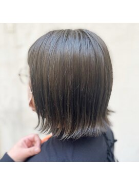 サーティーン(THIRTEEN) 透明感のあるカラー♪(^^)20代☆30代