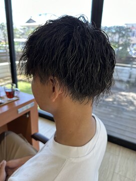 フェリア サウスガーデン(felia southgarden) 20代30代スパイラルパーマツイストパーマアップバング