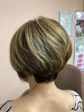 ユウビ(YUBI) 明るめハイライトで若々しく♪