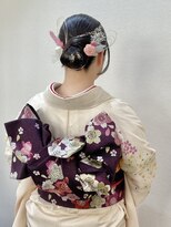 ヘアオアシス&nbsp;タイトシニヨン×トレンドアイテム