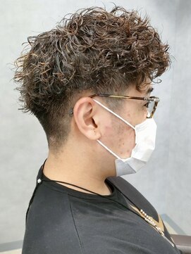 リット×ベリエ(Lit.×belier) スパイラルパーマセンターパートメンズマッシュツイストパーマ