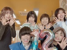 スリー(THREE)