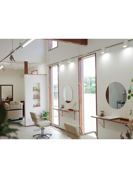 髪だけじゃなく目元から綺麗に◎まつエクなどのメニューもある《husco》ならトータルビューティーが叶う☆