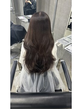 ラック(LUCK) レイヤーぱっつん前髪ステップボーンカットシルキー船橋/韓国