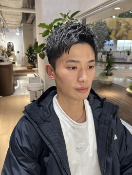 ウノプリールヴァモス(unopulir Vamos) ツーブロなし、刈り上げショート