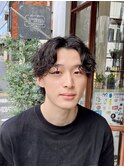 ツーブロックセンターパートツイストスパイラルパーマ