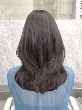 フィヴェント(Fivent) 黒髪韓国小顔レイヤーイメチェン暗めオリーブグレークラゲヘアー