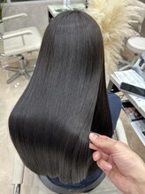 「パヤパヤ、癖、広がりが気になる。驚く程にやわらかい毎日が楽になる、素髪のような髪質改善ストレート」