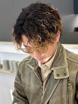 美容室 スタイルエキシティ(STYLE EKI CITY)&nbsp;ブリーチ スパイラルパーマ センターパート デザインカラー