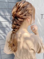 キラ 渋谷(KILLA)&nbsp;編み下ろしアレンジ　ベージュカラー　【榎園由美】