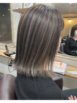 リズム(lysm)&nbsp;切りっぱなしボブ×コントラストハイライト デザインカラー