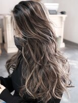 マリアナ(Mariana)&nbsp;ハイライトショートヘアレイヤーカットダブルカラー