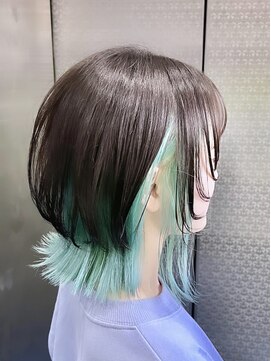 ホワイト 梅田(white) インナーカラー/ミント×ブラック