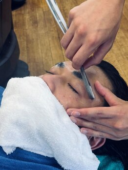 昭美館の写真/髭や眉、産毛など普段手の届かないところまでしっかりと剃り上げる。出来る男性の身だしなみ◇