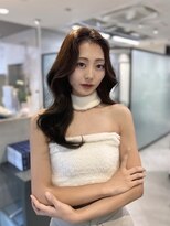 リリー(Lilley)&nbsp;センター分け顔周りカット/韓国巻き