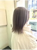 切りっぱなしボブ　ぱつっとボブ　グレージュカラー