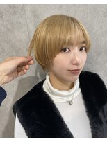 エアー 青山(AIR) 丸みショート前下がりセンターパートハンサムくびれショート