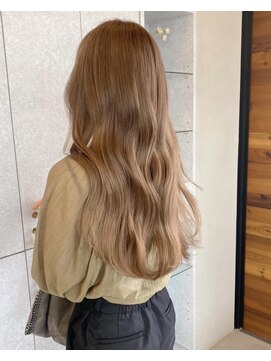 アム(am) グレージュ切りっぱなしボブ前髪ありミニボブミルクティベージュ