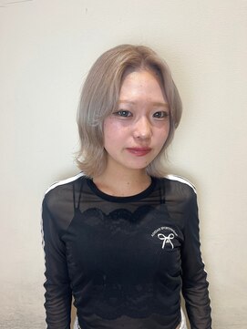 ホワイトミルクティー/ブリーチ/ダブルカラー/ペールカラー