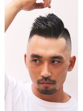 メリケンバーバーショップ コウベ(MERICAN BARBERSHOP KOBE) ネープレス刈り上げにイメチェン