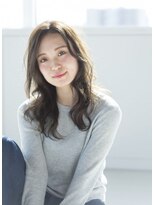 ヘアカラーサロン(Hair Color Salon)&nbsp;ふんわり動きがナチュラルなミディアムスタイル