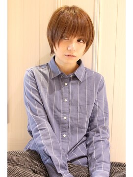 レウナ 外苑前(Reuna) 20代30代40代に人気シルエット小顔マッシュショート