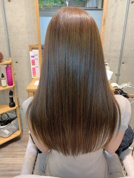 イーラ(era) 大人可愛い　フェミニンロング　艶ツヤストレート　/era