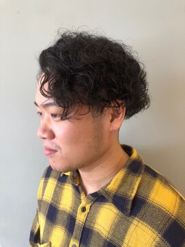 トレパルッキエーレサカイ(tre parrucchiere sakai) ［-tre -］ハードパーマ・ヘッドスパ