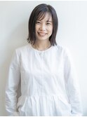 パツっと切りっぱなしボブのスリークスタイル