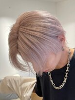 ベレーザ 渋谷(BELEZA)&nbsp;2617ハイライトグレージュハイトーンカラー刈り上げ短髪ショート