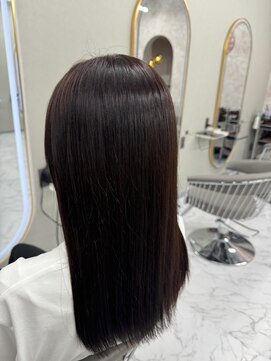 リノ 金山(Rino) デザインカラー/レイヤーカット/ウェットヘア/オリーブベージュ