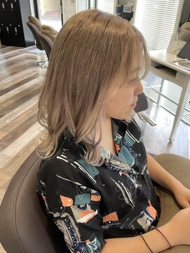 アンジェロ カリノ(Angelo Carino) 【くびれヘア】フェイスレイヤー＿ホワイトグレージュ☆