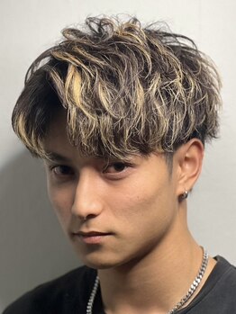 ヒロギンザ 名駅西口店(HIRO GINZA)の写真/【最終受付21時/個室】大人気「ツーブロック×パーマ」お手入れの簡単さが忙しいメンズを虜に[理容室]