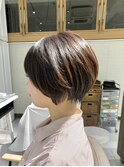 イメチェンホワイトブロンド外ハネボブ美髪ワイドバング