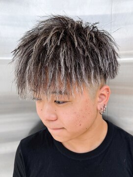 ルーシー 渋谷(LUCEY) ツイストマッシュホワイトメッシュパイルツイストパーマ