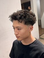 ザデイ カットアンドカルチャーショップ(THE DAY CUT&CULTURE SHOP)&nbsp;スパイキーパーマ【テーパーフェード】