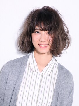 アービング(a'bing) 外国人風イルミナカラー ゆるふわグレージュボブ♪