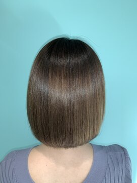 リーホリエ(Lee Horie) 練毛術ストレート×艶ボブ