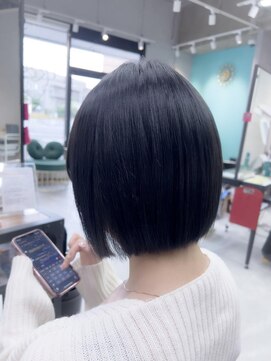 レヴェリー(REVERIE) #タッセルボブ#ブルーブラック#髪質改善